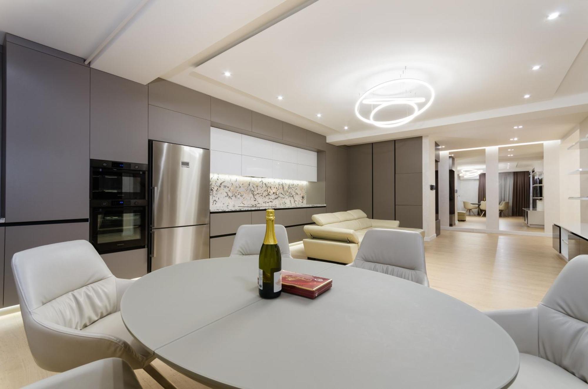 צ'יסינאו Luxury Apartment Close To The City Centre מראה חיצוני תמונה